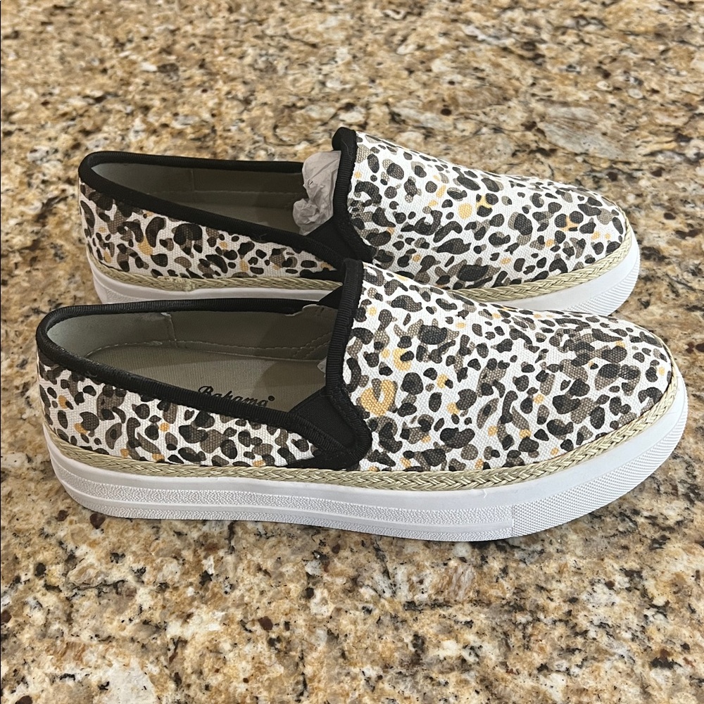 New - Tommy Bahama Black and White Animal Print Sneakers - Picture 4 of 7